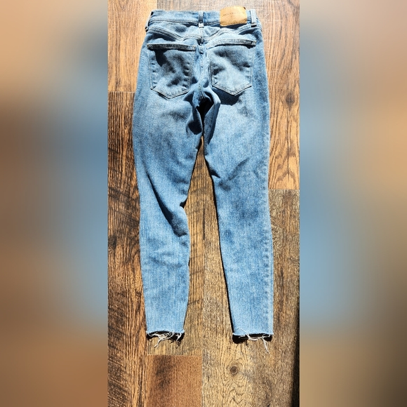 Lucky Brand Jeans - Picture 2 of 4